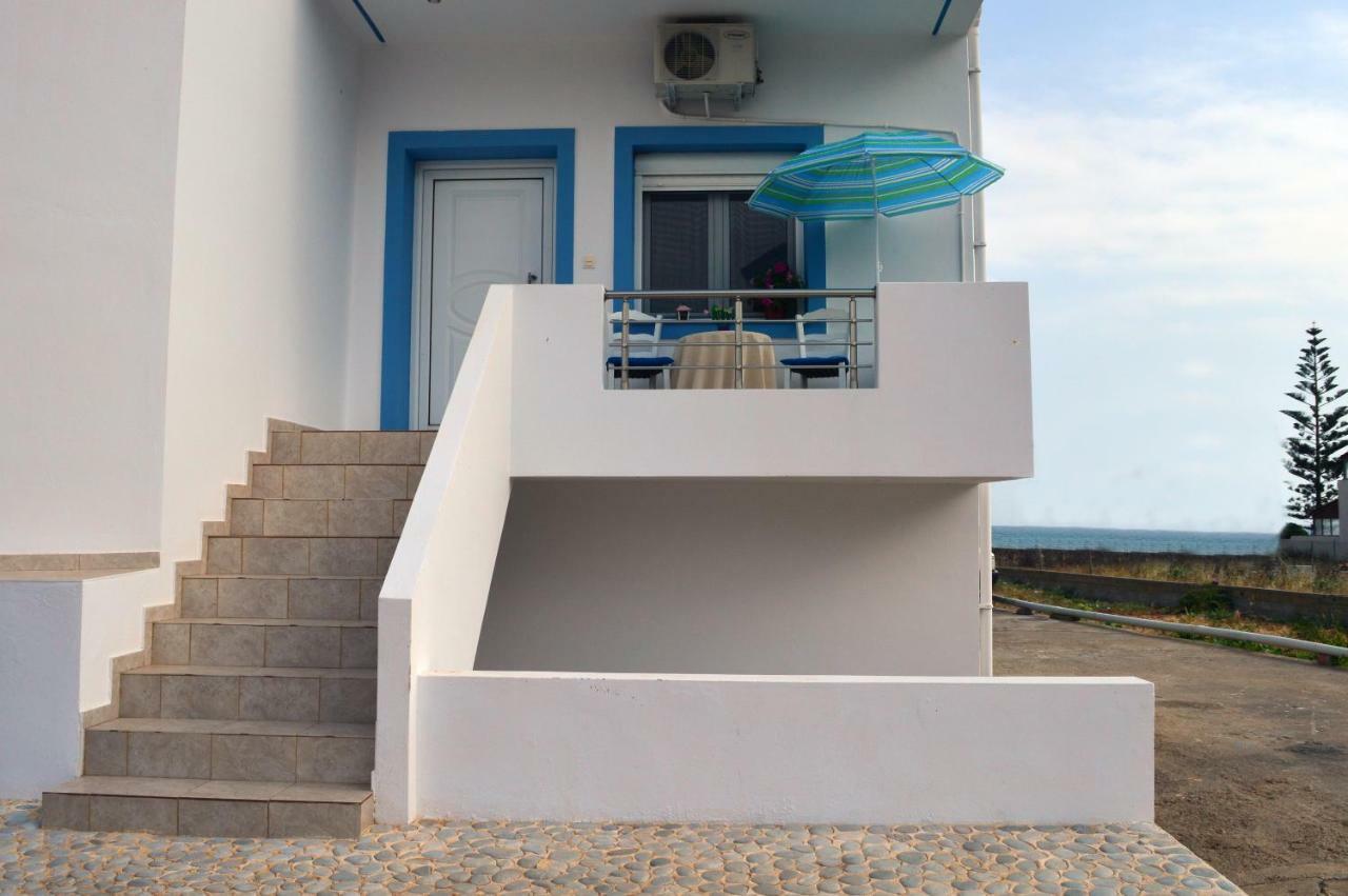 Meltemi Beach Apartments ミラトス エクステリア 写真