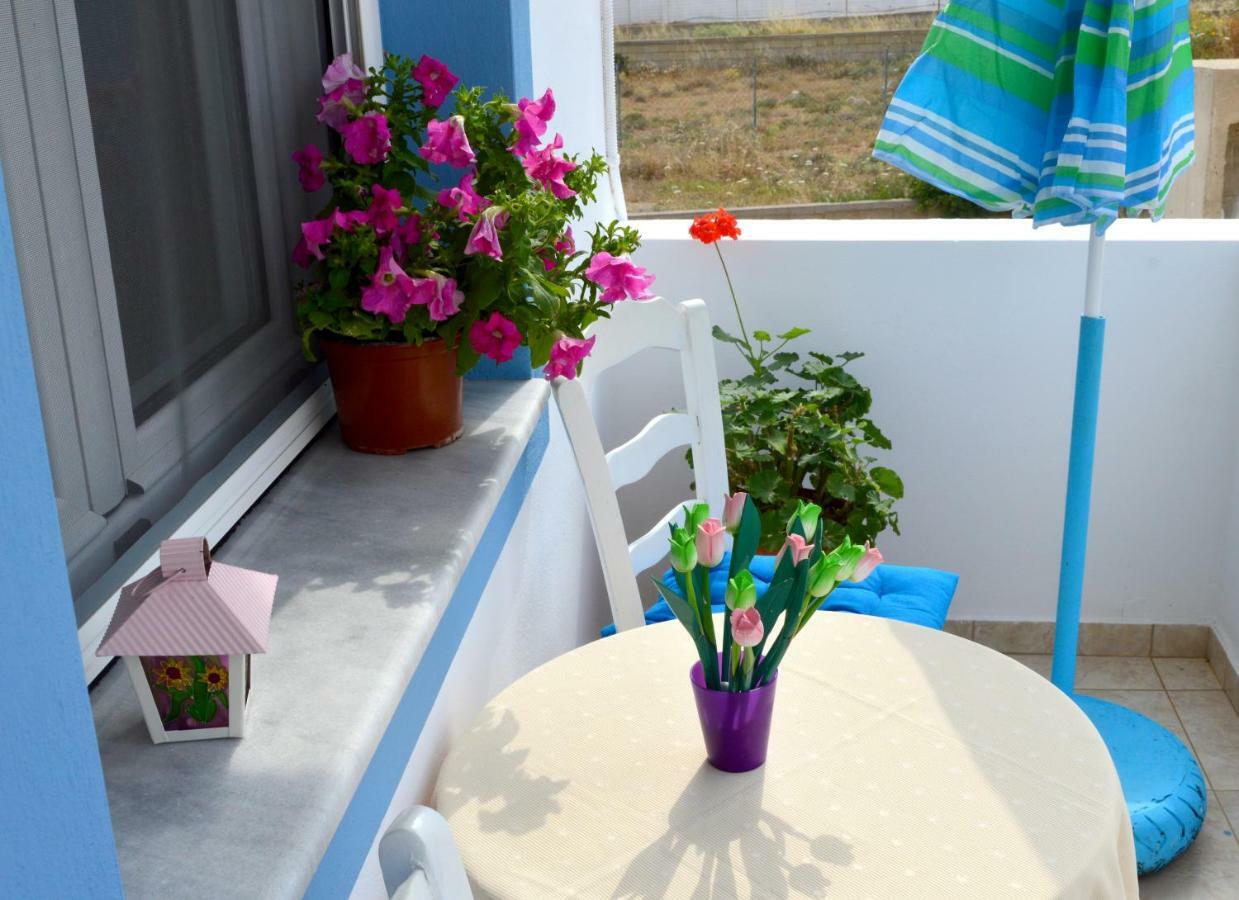 Meltemi Beach Apartments ミラトス エクステリア 写真