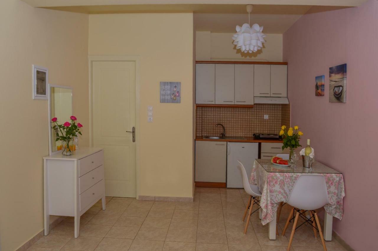 Meltemi Beach Apartments ミラトス エクステリア 写真